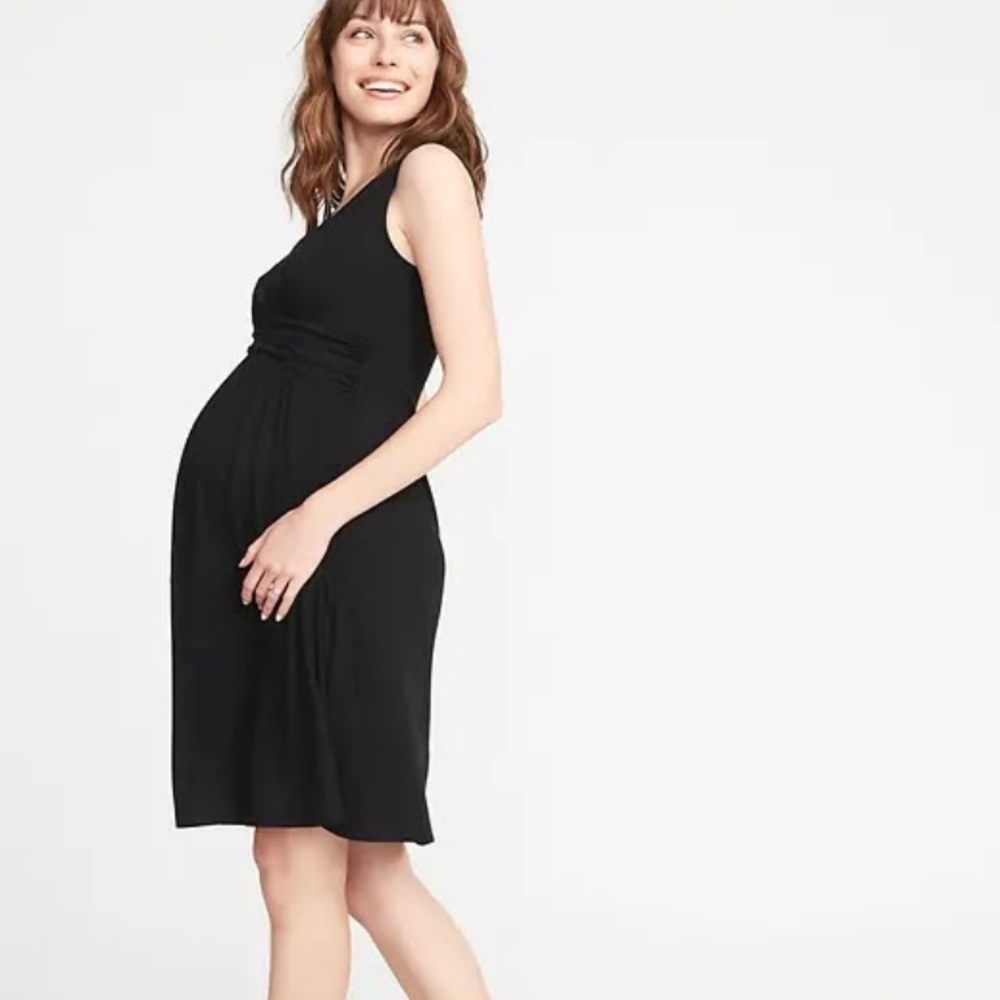 Knee length maternity knit dress